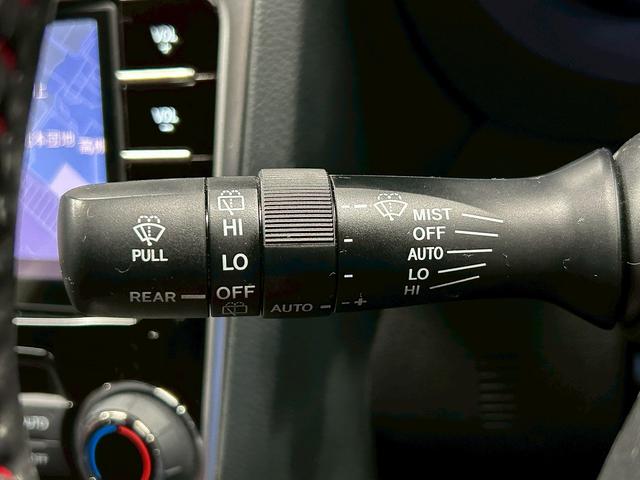 レヴォーグ 2.0STIスポーツアイサイト (禁煙車)(4WD)(レーダークルーズ)(赤本革)(レーンキープ)(アイサイト)(フルフラット)(パドルシフト)(ビルドインETC)(パワーシート)(シートメモリ)(BSM)(純正18インチAW)(32枚目)