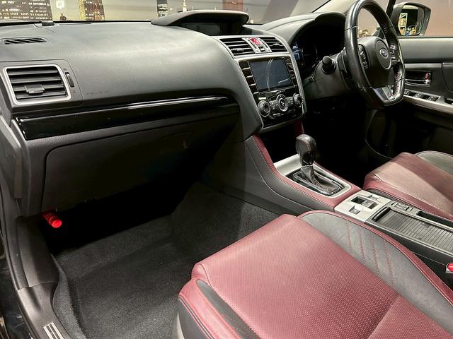 レヴォーグ 2.0STIスポーツアイサイト (禁煙車)(4WD)(レーダークルーズ)(赤本革)(レーンキープ)(アイサイト)(フルフラット)(パドルシフト)(ビルドインETC)(パワーシート)(シートメモリ)(BSM)(純正18インチAW)(36枚目)