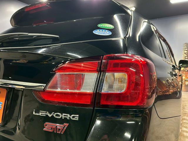 レヴォーグ 2.0STIスポーツアイサイト (禁煙車)(4WD)(レーダークルーズ)(赤本革)(レーンキープ)(アイサイト)(フルフラット)(パドルシフト)(ビルドインETC)(パワーシート)(シートメモリ)(BSM)(純正18インチAW)(50枚目)