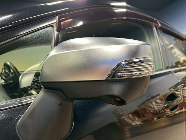 レヴォーグ 2.0STIスポーツアイサイト (禁煙車)(4WD)(レーダークルーズ)(赤本革)(レーンキープ)(アイサイト)(フルフラット)(パドルシフト)(ビルドインETC)(パワーシート)(シートメモリ)(BSM)(純正18インチAW)(61枚目)