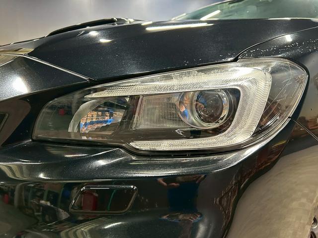 レヴォーグ 2.0STIスポーツアイサイト (禁煙車)(4WD)(レーダークルーズ)(赤本革)(レーンキープ)(アイサイト)(フルフラット)(パドルシフト)(ビルドインETC)(パワーシート)(シートメモリ)(BSM)(純正18インチAW)(64枚目)