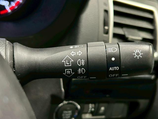 レヴォーグ 2.0STIスポーツアイサイト (禁煙車)(4WD)(レーダークルーズ)(赤本革)(レーンキープ)(アイサイト)(フルフラット)(パドルシフト)(ビルドインETC)(パワーシート)(シートメモリ)(BSM)(純正18インチAW)(65枚目)