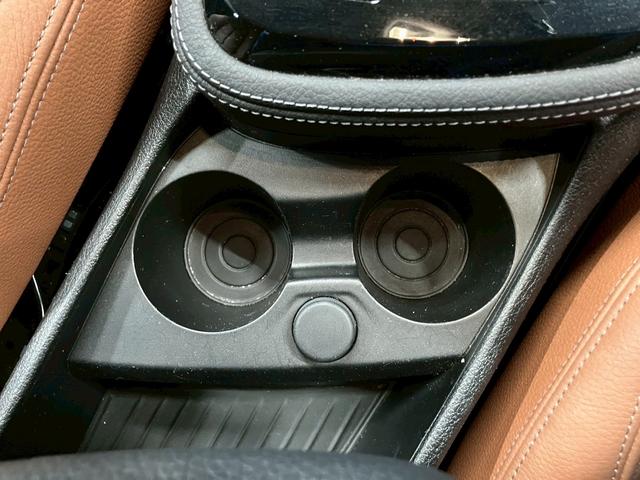 2シリーズ 218dアクティブツアラー ラグジュアリー (禁煙車)(茶本革)(メーカーナビ)(バックカメラ)(クリアランスソナー)(フロントフォグ)(LEDヘッドライト)(パワーシート)(シートヒーター)(プッシュスタート&スマートキー)純正16インチAW(42枚目)