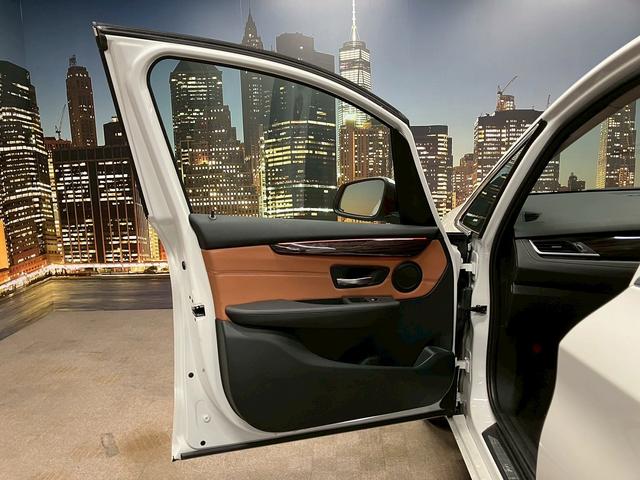 2シリーズ 218dアクティブツアラー ラグジュアリー (禁煙車)(茶本革)(メーカーナビ)(バックカメラ)(クリアランスソナー)(フロントフォグ)(LEDヘッドライト)(パワーシート)(シートヒーター)(プッシュスタート&スマートキー)純正16インチAW(57枚目)