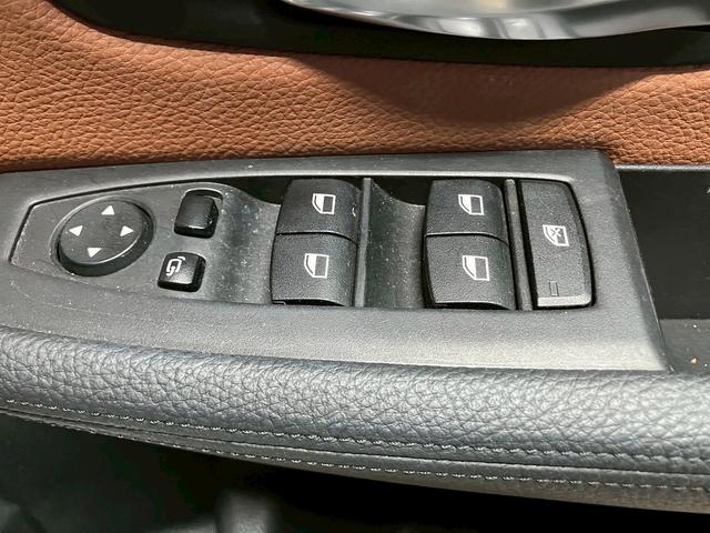 2シリーズ 218dアクティブツアラー ラグジュアリー (禁煙車)(茶本革)(メーカーナビ)(バックカメラ)(クリアランスソナー)(フロントフォグ)(LEDヘッドライト)(パワーシート)(シートヒーター)(プッシュスタート&スマートキー)純正16インチAW(77枚目)