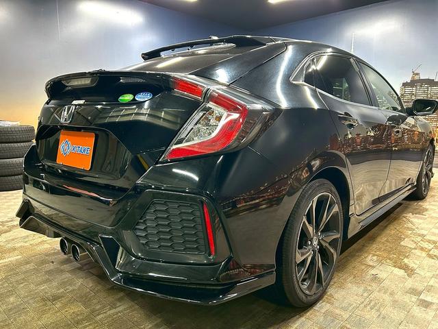 シビック ハッチバック (禁煙車)(純正メモリナビ)(LEDヘッドライト)(バックカメラ)(フロントフォグ)(パドルシフト)(プッシュスタート&スマートキー)(AVH)(純正18インチAW)(22枚目)