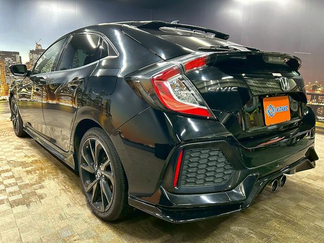 シビック ハッチバック (禁煙車)(純正メモリナビ)(LEDヘッドライト)(バックカメラ)(フロントフォグ)(パドルシフト)(プッシュスタート&スマートキー)(AVH)(純正18インチAW)(24枚目)