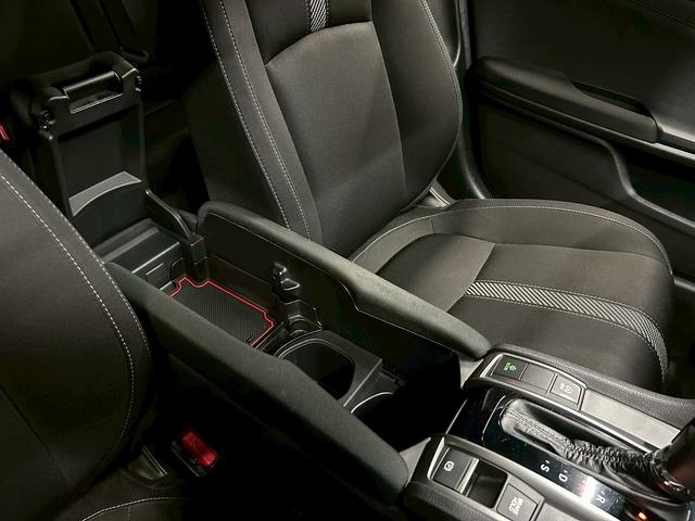 シビック ハッチバック (禁煙車)(純正メモリナビ)(LEDヘッドライト)(バックカメラ)(フロントフォグ)(パドルシフト)(プッシュスタート&スマートキー)(AVH)(純正18インチAW)(27枚目)