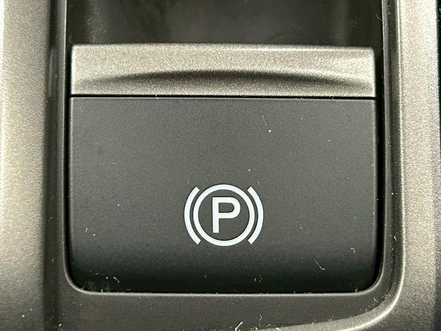 シビック ハッチバック (禁煙車)(純正メモリナビ)(LEDヘッドライト)(バックカメラ)(フロントフォグ)(パドルシフト)(プッシュスタート&スマートキー)(AVH)(純正18インチAW)(30枚目)