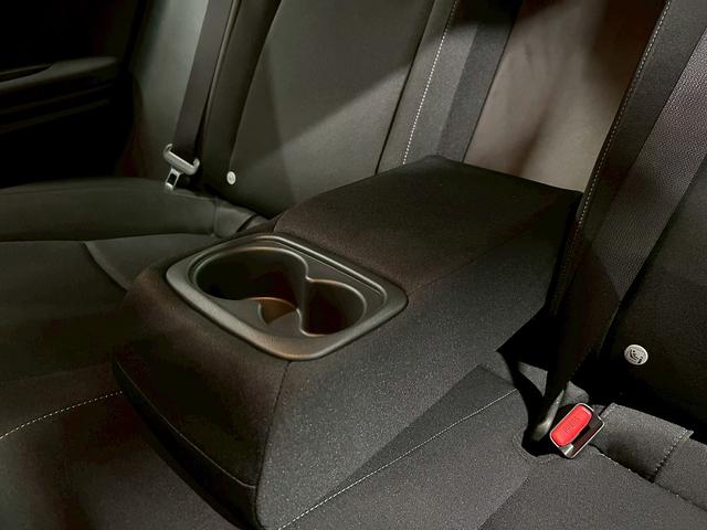 シビック ハッチバック (禁煙車)(純正メモリナビ)(LEDヘッドライト)(バックカメラ)(フロントフォグ)(パドルシフト)(プッシュスタート&スマートキー)(AVH)(純正18インチAW)(38枚目)