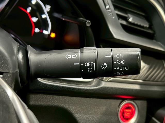シビック ハッチバック (禁煙車)(純正メモリナビ)(LEDヘッドライト)(バックカメラ)(フロントフォグ)(パドルシフト)(プッシュスタート&スマートキー)(AVH)(純正18インチAW)(43枚目)
