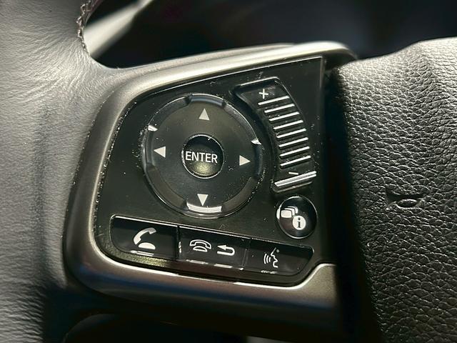 シビック ハッチバック (禁煙車)(純正メモリナビ)(LEDヘッドライト)(バックカメラ)(フロントフォグ)(パドルシフト)(プッシュスタート&スマートキー)(AVH)(純正18インチAW)(45枚目)