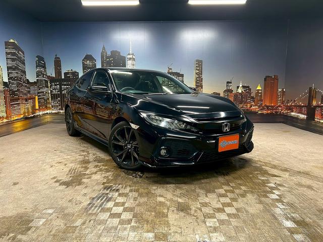 シビック ハッチバック (禁煙車)(純正メモリナビ)(LEDヘッドライト)(バックカメラ)(フロントフォグ)(パドルシフト)(プッシュスタート&スマートキー)(AVH)(純正18インチAW)(65枚目)