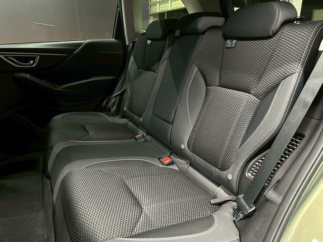 フォレスター アドバンス (禁煙車)(黒半革)(純正ナビ)(フロント・サイド・バックカメラ)(クリアランスソナー)(パワーシート)(パワーバックドア)(ステアリングヒーター)(パドルシフト)(ETC)(純正18インチAW)(49枚目)