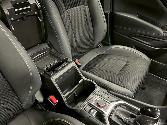 フォレスター アドバンス (禁煙車)(黒半革)(純正ナビ)(フロント・サイド・バックカメラ)(クリアランスソナー)(パワーシート)(パワーバックドア)(ステアリングヒーター)(パドルシフト)(ETC)(純正18インチAW)(54枚目)