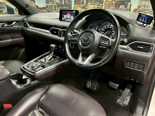 CX-8 XD Lパッケージ (禁煙車)(3列シート)(4WD)(フリップダウン)(黒本革)(純正SDナビ)(全周囲カメラ)(LEDヘッドライト)(室内灯LED)(レーダークルーズコントロール)(純正19インチAW)(56枚目)