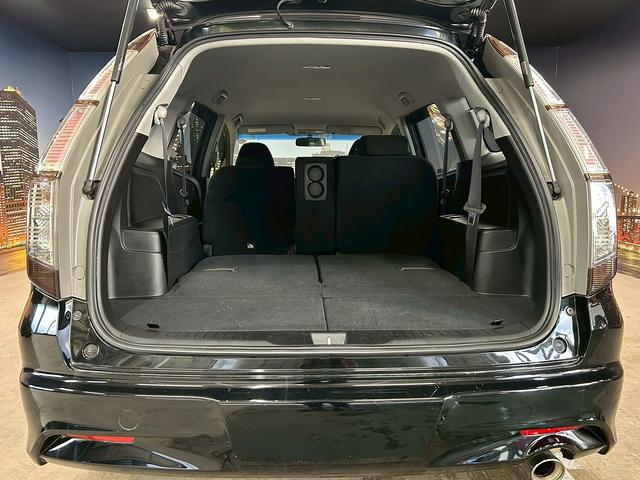 ストリーム RSZ (禁煙車)(後期型)(純正HDDナビ)(HIDヘッド)(フルフラット)(バック&サイドカメラ)(パドルシフト)(スマートキー)(ETC)(3列シート)(Bluetooth接続可)(純正17インチAW)(12枚目)