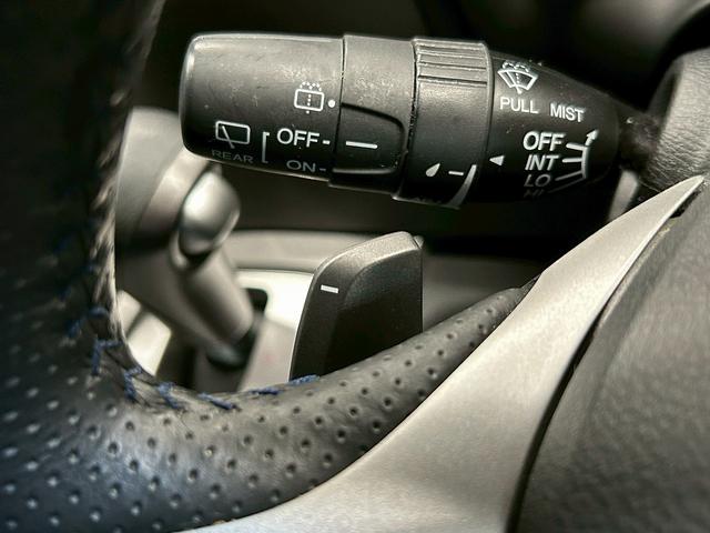 ストリーム RSZ (禁煙車)(後期型)(純正HDDナビ)(HIDヘッド)(フルフラット)(バック&サイドカメラ)(パドルシフト)(スマートキー)(ETC)(3列シート)(Bluetooth接続可)(純正17インチAW)(28枚目)