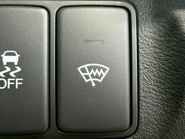 ストリーム RSZ (禁煙車)(後期型)(純正HDDナビ)(HIDヘッド)(フルフラット)(バック&サイドカメラ)(パドルシフト)(スマートキー)(ETC)(3列シート)(Bluetooth接続可)(純正17インチAW)(35枚目)