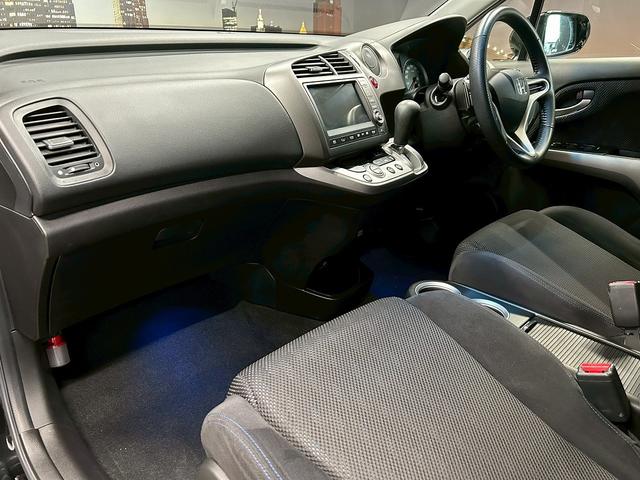 ストリーム RSZ (禁煙車)(後期型)(純正HDDナビ)(HIDヘッド)(フルフラット)(バック&サイドカメラ)(パドルシフト)(スマートキー)(ETC)(3列シート)(Bluetooth接続可)(純正17インチAW)(38枚目)