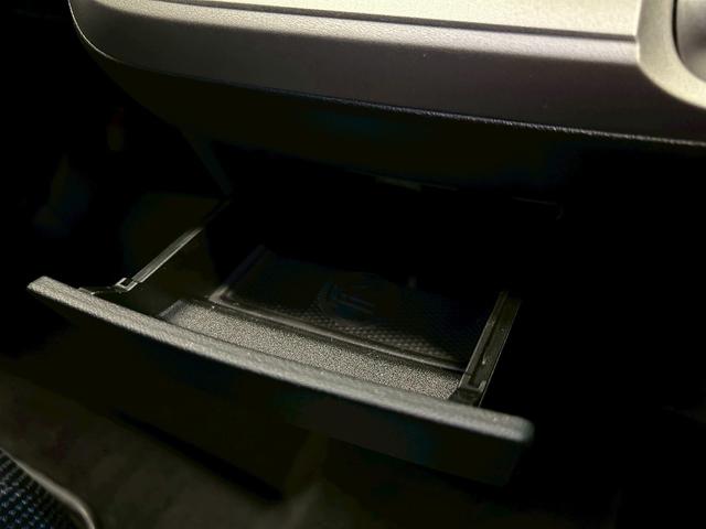 ストリーム RSZ (禁煙車)(後期型)(純正HDDナビ)(HIDヘッド)(フルフラット)(バック&サイドカメラ)(パドルシフト)(スマートキー)(ETC)(3列シート)(Bluetooth接続可)(純正17インチAW)(64枚目)