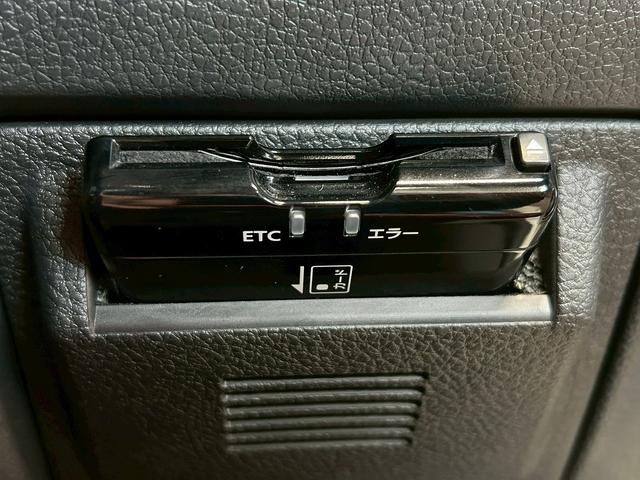 レヴォーグ １．６ＳＴＩスポーツアイサイト　アドバンスセーフティパッケージ　（禁煙車）（４ＷＤ）（赤茶本革シート）（ＳＴＩエアロ）（レーダークルーズ）（メーカーＳＤナビ）（パドルシフト）（バック＆サイドカメラ）（ＥＴＣ）（純正１８インチＡＷ）（12枚目）