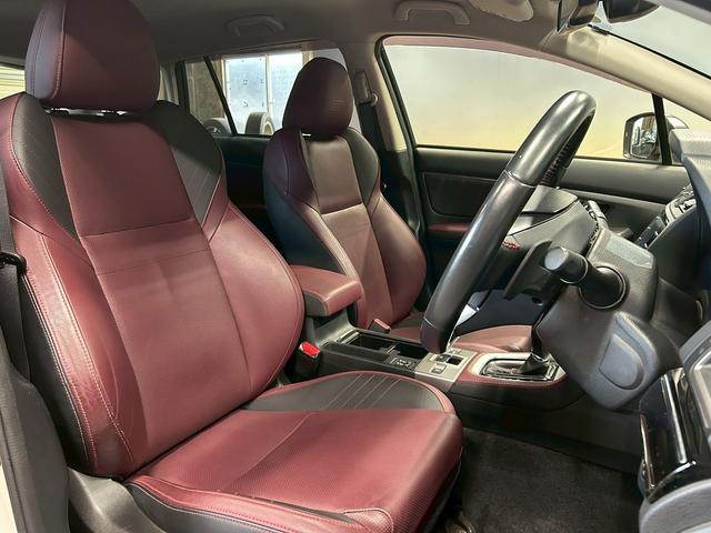 レヴォーグ １．６ＳＴＩスポーツアイサイト　アドバンスセーフティパッケージ　（禁煙車）（４ＷＤ）（赤茶本革シート）（ＳＴＩエアロ）（レーダークルーズ）（メーカーＳＤナビ）（パドルシフト）（バック＆サイドカメラ）（ＥＴＣ）（純正１８インチＡＷ）（19枚目）