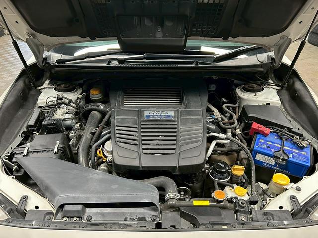 レヴォーグ １．６ＳＴＩスポーツアイサイト　アドバンスセーフティパッケージ　（禁煙車）（４ＷＤ）（赤茶本革シート）（ＳＴＩエアロ）（レーダークルーズ）（メーカーＳＤナビ）（パドルシフト）（バック＆サイドカメラ）（ＥＴＣ）（純正１８インチＡＷ）（27枚目）