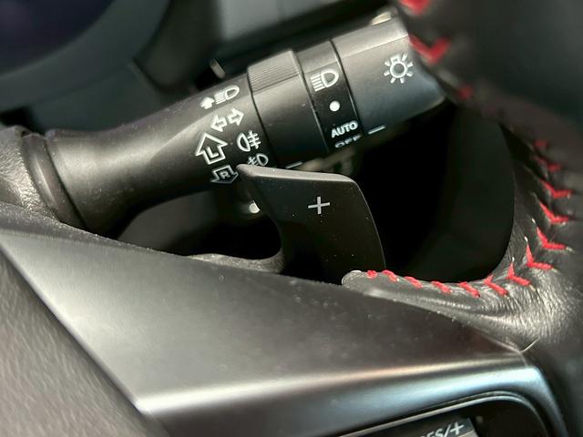 レヴォーグ １．６ＳＴＩスポーツアイサイト　アドバンスセーフティパッケージ　（禁煙車）（４ＷＤ）（赤茶本革シート）（ＳＴＩエアロ）（レーダークルーズ）（メーカーＳＤナビ）（パドルシフト）（バック＆サイドカメラ）（ＥＴＣ）（純正１８インチＡＷ）（33枚目）