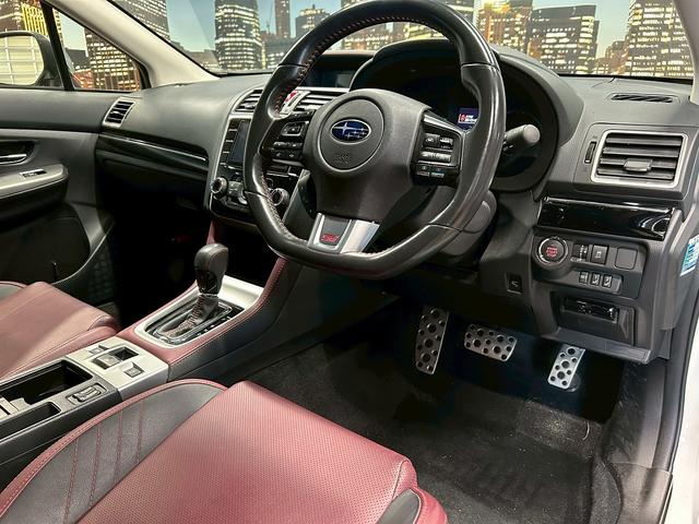 レヴォーグ １．６ＳＴＩスポーツアイサイト　アドバンスセーフティパッケージ　（禁煙車）（４ＷＤ）（赤茶本革シート）（ＳＴＩエアロ）（レーダークルーズ）（メーカーＳＤナビ）（パドルシフト）（バック＆サイドカメラ）（ＥＴＣ）（純正１８インチＡＷ）（42枚目）