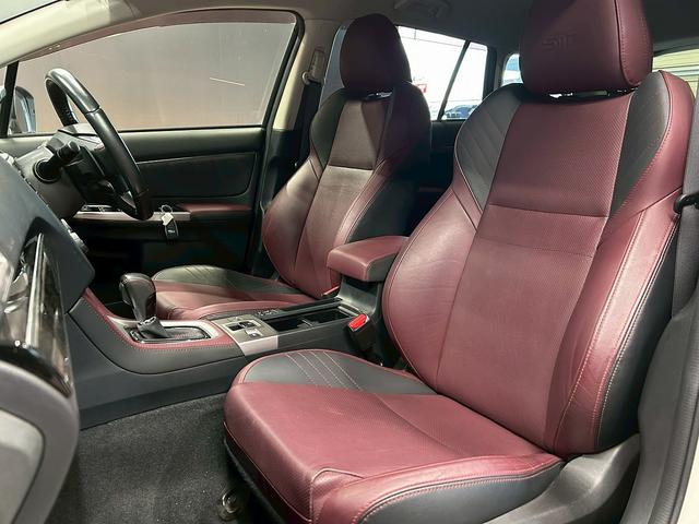 レヴォーグ １．６ＳＴＩスポーツアイサイト　アドバンスセーフティパッケージ　（禁煙車）（４ＷＤ）（赤茶本革シート）（ＳＴＩエアロ）（レーダークルーズ）（メーカーＳＤナビ）（パドルシフト）（バック＆サイドカメラ）（ＥＴＣ）（純正１８インチＡＷ）（43枚目）