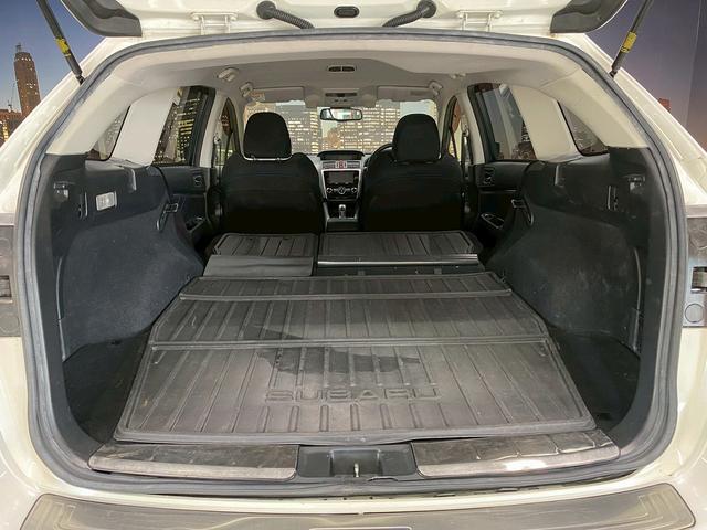 ラゲッジルームは、大容量のスペースを確保。リアシートを倒すことでバリエーション豊かに収納できます。