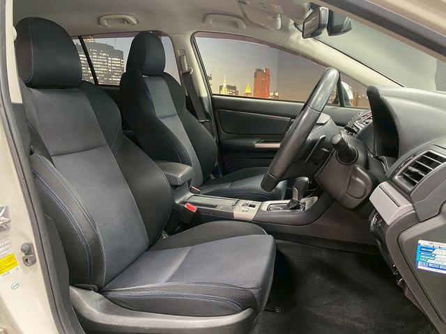 運転席も広々としており運転しやすい環境を実現しています☆室内クリーニングも実施済みです。