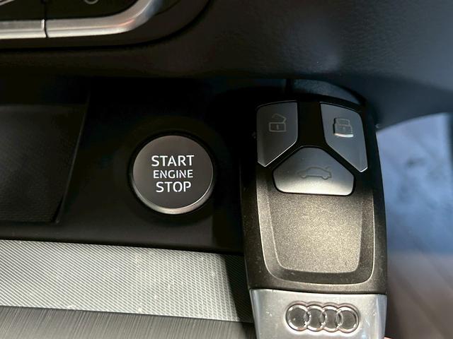 Ｑ５ ２．０ＴＦＳＩクワトロ　スポーツ　（禁煙車）（４ＷＤ）（黒本革シート）（レーダークルーズ）（パワーバックドア）（アラウンドビューモニター）（メーカーナビ）（パークアシスト）（ルーフレール）（ＥＴＣ２．０）（純正１８インチＡＷ）（13枚目）