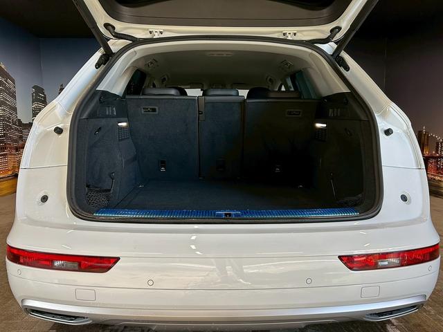 Ｑ５ ２．０ＴＦＳＩクワトロ　スポーツ　（禁煙車）（４ＷＤ）（黒本革シート）（レーダークルーズ）（パワーバックドア）（アラウンドビューモニター）（メーカーナビ）（パークアシスト）（ルーフレール）（ＥＴＣ２．０）（純正１８インチＡＷ）（14枚目）