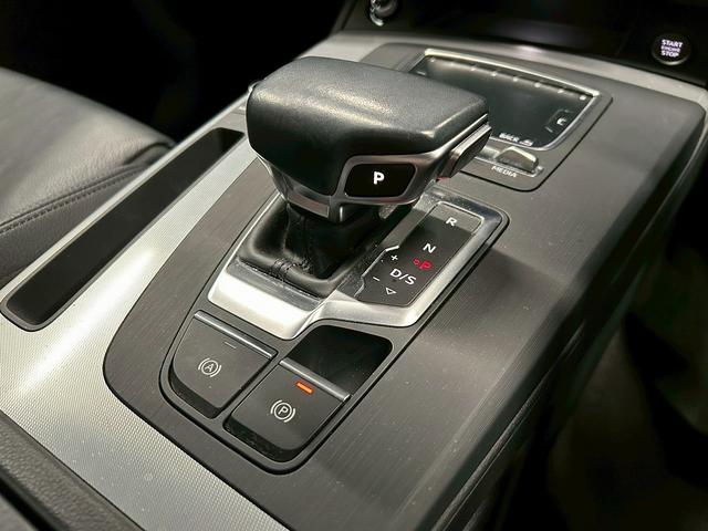 Ｑ５ ２．０ＴＦＳＩクワトロ　スポーツ　（禁煙車）（４ＷＤ）（黒本革シート）（レーダークルーズ）（パワーバックドア）（アラウンドビューモニター）（メーカーナビ）（パークアシスト）（ルーフレール）（ＥＴＣ２．０）（純正１８インチＡＷ）（38枚目）