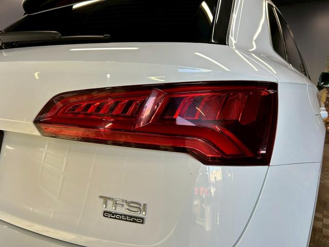 Ｑ５ ２．０ＴＦＳＩクワトロ　スポーツ　（禁煙車）（４ＷＤ）（黒本革シート）（レーダークルーズ）（パワーバックドア）（アラウンドビューモニター）（メーカーナビ）（パークアシスト）（ルーフレール）（ＥＴＣ２．０）（純正１８インチＡＷ）（52枚目）