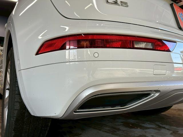 Ｑ５ ２．０ＴＦＳＩクワトロ　スポーツ　（禁煙車）（４ＷＤ）（黒本革シート）（レーダークルーズ）（パワーバックドア）（アラウンドビューモニター）（メーカーナビ）（パークアシスト）（ルーフレール）（ＥＴＣ２．０）（純正１８インチＡＷ）（55枚目）