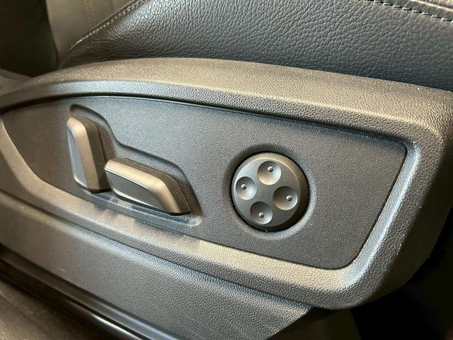 Ｑ５ ２．０ＴＦＳＩクワトロ　スポーツ　（禁煙車）（４ＷＤ）（黒本革シート）（レーダークルーズ）（パワーバックドア）（アラウンドビューモニター）（メーカーナビ）（パークアシスト）（ルーフレール）（ＥＴＣ２．０）（純正１８インチＡＷ）（66枚目）