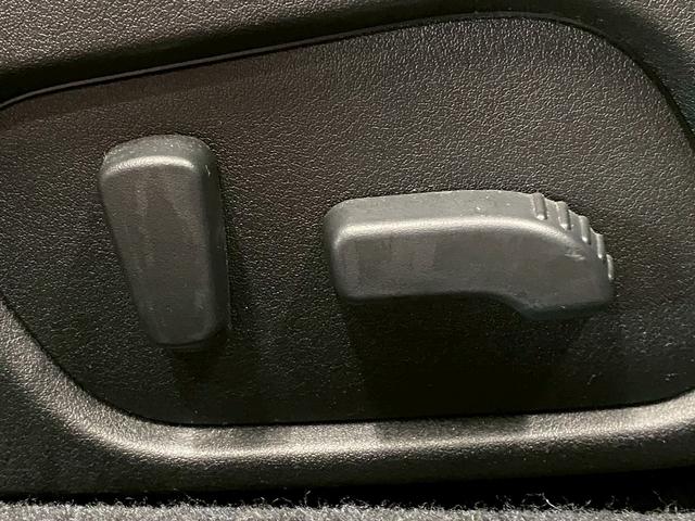 レヴォーグ １．６ＳＴＩスポーツアイサイト　（禁煙車）（赤本革）（純正ＳＤナビ）（レーダークルーズコントロール）（ＬＥＤヘッドライト）（パワーシート）（シートメモリー）（シートメモリー）（パドルシフト）（フロントフォグ）（純正１８インチＡＷ）（12枚目）