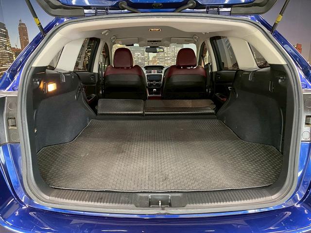 レヴォーグ １．６ＳＴＩスポーツアイサイト　（禁煙車）（赤本革）（純正ＳＤナビ）（レーダークルーズコントロール）（ＬＥＤヘッドライト）（パワーシート）（シートメモリー）（シートメモリー）（パドルシフト）（フロントフォグ）（純正１８インチＡＷ）（16枚目）