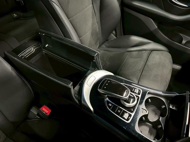 ＧＬＣ ＧＬＣ２２０ｄ　４マチック　クーペスポーツ　（禁煙車）（４ＷＤ）（メーカーＨＤＤナビ）（黒半革）（全周囲カメラ）（ルーフレール）（レーダークルーズ）（パワーバックドア）（パワーシート）（レーンアシスト）（フルセグ）（純正ＡＭＧ１９インチＡＷ）（30枚目）