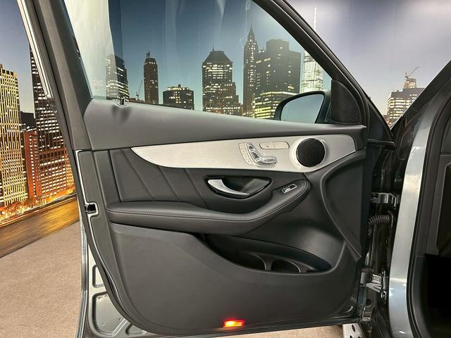 ＧＬＣ ＧＬＣ２２０ｄ　４マチック　クーペスポーツ　（禁煙車）（４ＷＤ）（メーカーＨＤＤナビ）（黒半革）（全周囲カメラ）（ルーフレール）（レーダークルーズ）（パワーバックドア）（パワーシート）（レーンアシスト）（フルセグ）（純正ＡＭＧ１９インチＡＷ）（40枚目）