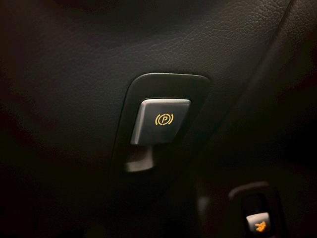 ＧＬＣ ＧＬＣ２２０ｄ　４マチック　クーペスポーツ　（禁煙車）（４ＷＤ）（メーカーＨＤＤナビ）（黒半革）（全周囲カメラ）（ルーフレール）（レーダークルーズ）（パワーバックドア）（パワーシート）（レーンアシスト）（フルセグ）（純正ＡＭＧ１９インチＡＷ）（60枚目）