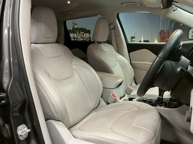 ジープ・チェロキー (禁煙車)(白本革)(メーカーナビ)(バックカメラ)(レーダークルーズ)(ルーフレール)(LEDヘッドライト)(シートヒーター&クーラー)(プッシュスタート&スマートキー)(純正18インチAW)(14枚目)