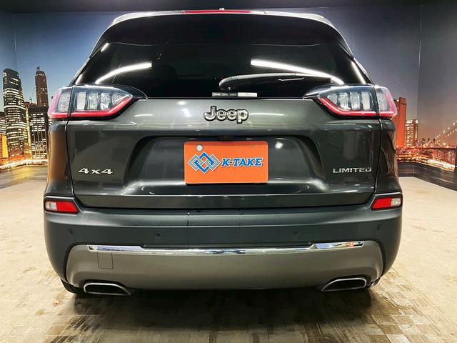 ジープ・チェロキー (禁煙車)(白本革)(メーカーナビ)(バックカメラ)(レーダークルーズ)(ルーフレール)(LEDヘッドライト)(シートヒーター&クーラー)(プッシュスタート&スマートキー)(純正18インチAW)(22枚目)
