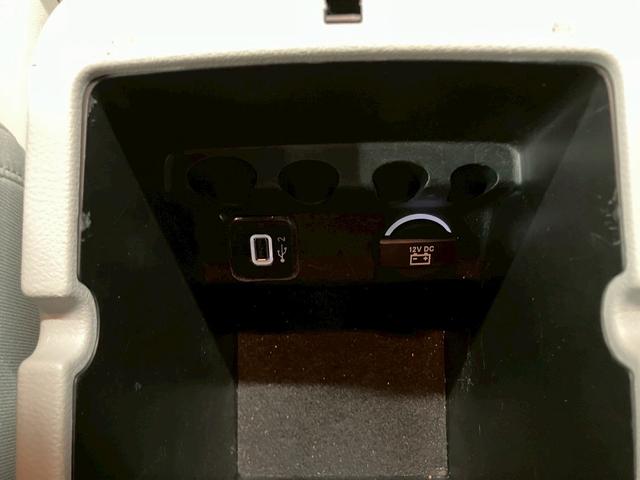 ジープ・チェロキー (禁煙車)(白本革)(メーカーナビ)(バックカメラ)(レーダークルーズ)(ルーフレール)(LEDヘッドライト)(シートヒーター&クーラー)(プッシュスタート&スマートキー)(純正18インチAW)(27枚目)