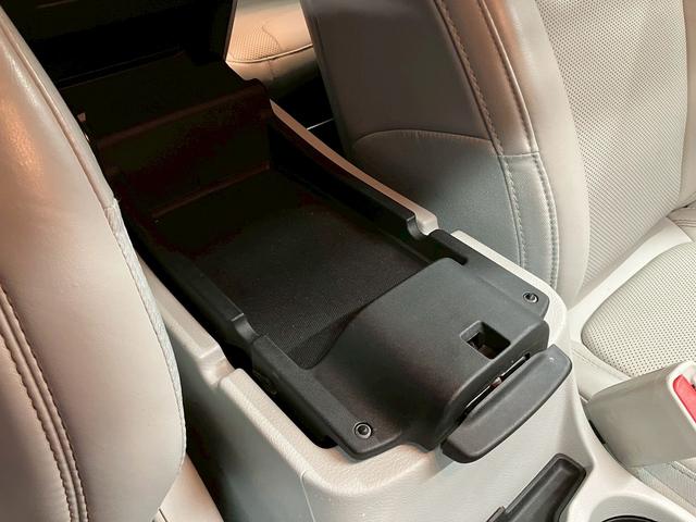 ジープ・チェロキー (禁煙車)(白本革)(メーカーナビ)(バックカメラ)(レーダークルーズ)(ルーフレール)(LEDヘッドライト)(シートヒーター&クーラー)(プッシュスタート&スマートキー)(純正18インチAW)(35枚目)