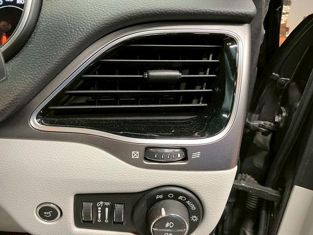 ジープ・チェロキー (禁煙車)(白本革)(メーカーナビ)(バックカメラ)(レーダークルーズ)(ルーフレール)(LEDヘッドライト)(シートヒーター&クーラー)(プッシュスタート&スマートキー)(純正18インチAW)(38枚目)