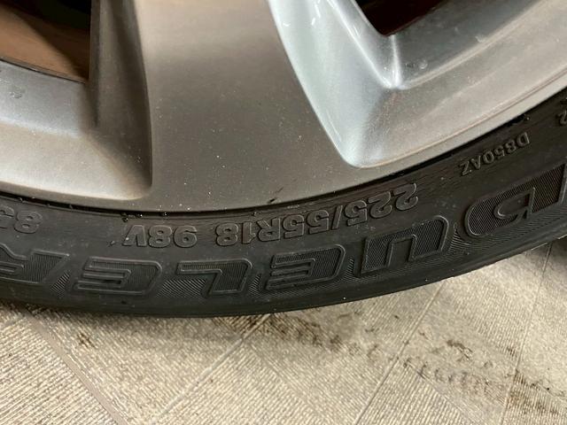 ジープ・チェロキー (禁煙車)(白本革)(メーカーナビ)(バックカメラ)(レーダークルーズ)(ルーフレール)(LEDヘッドライト)(シートヒーター&クーラー)(プッシュスタート&スマートキー)(純正18インチAW)(49枚目)